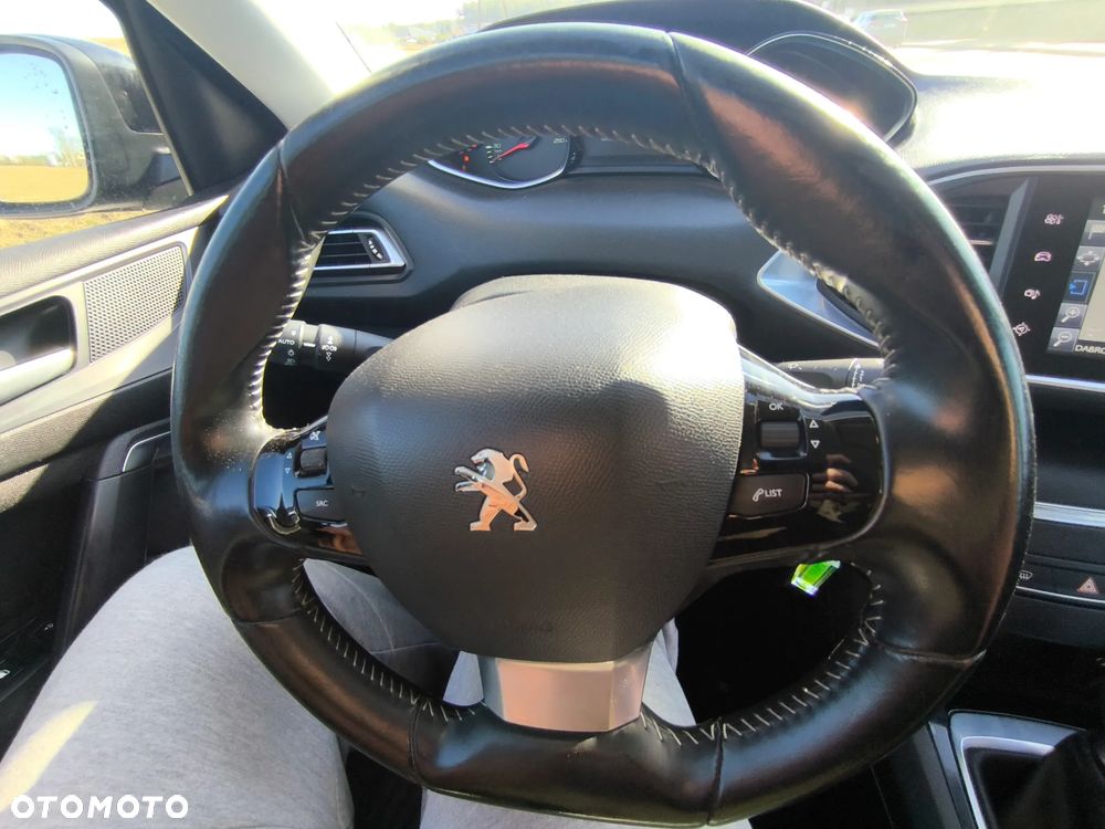 Peugeot 308 BlueHDi 120 EAT6 Stop & Start Business-Line - 19