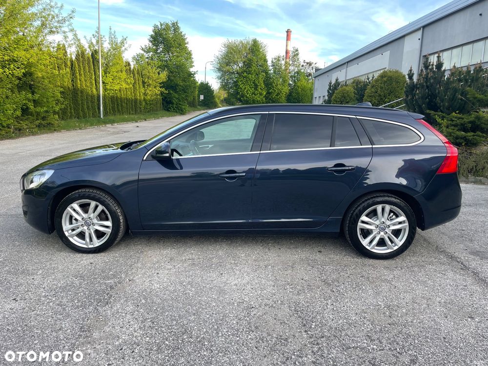 Volvo V60 T3 Kinetic - 25
