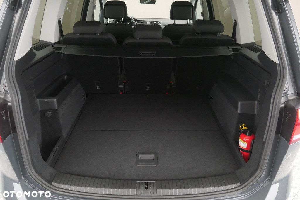 Volkswagen Touran - 16