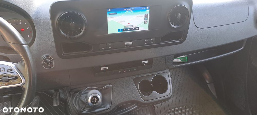 Mercedes-Benz SPRINTER - 11