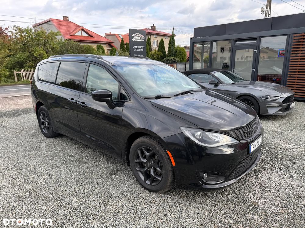 Chrysler Pacifica - 19