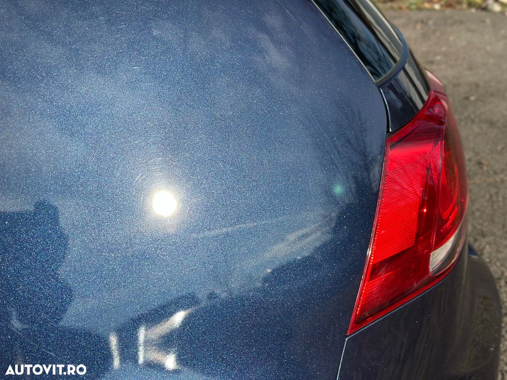 Volkswagen Golf - 32