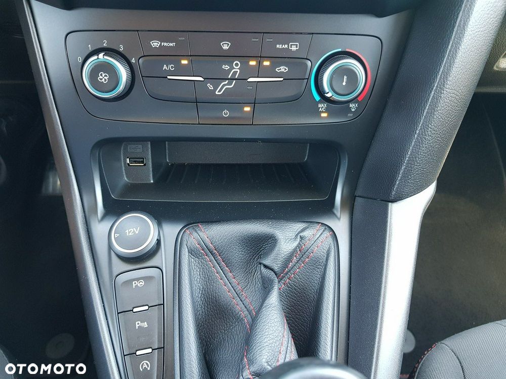 Ford Focus 1.5 EcoBoost STart-Stopp-System ST-LINE - 19