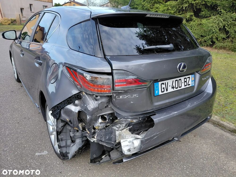Lexus CT - 9