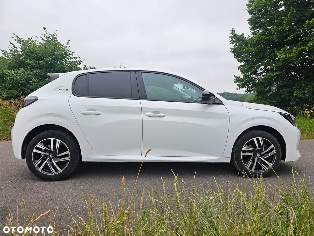 Peugeot 208 - 4