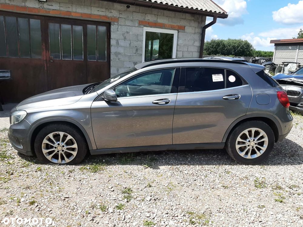 Mercedes-Benz GLA 180 d Urban - 6