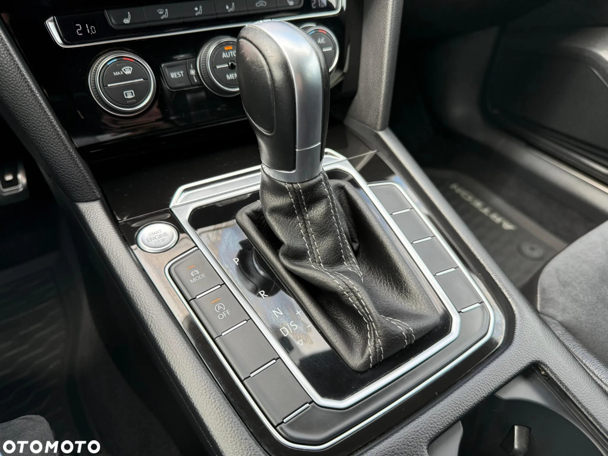 Volkswagen Arteon 2.0 TSI R-Line DSG - 24