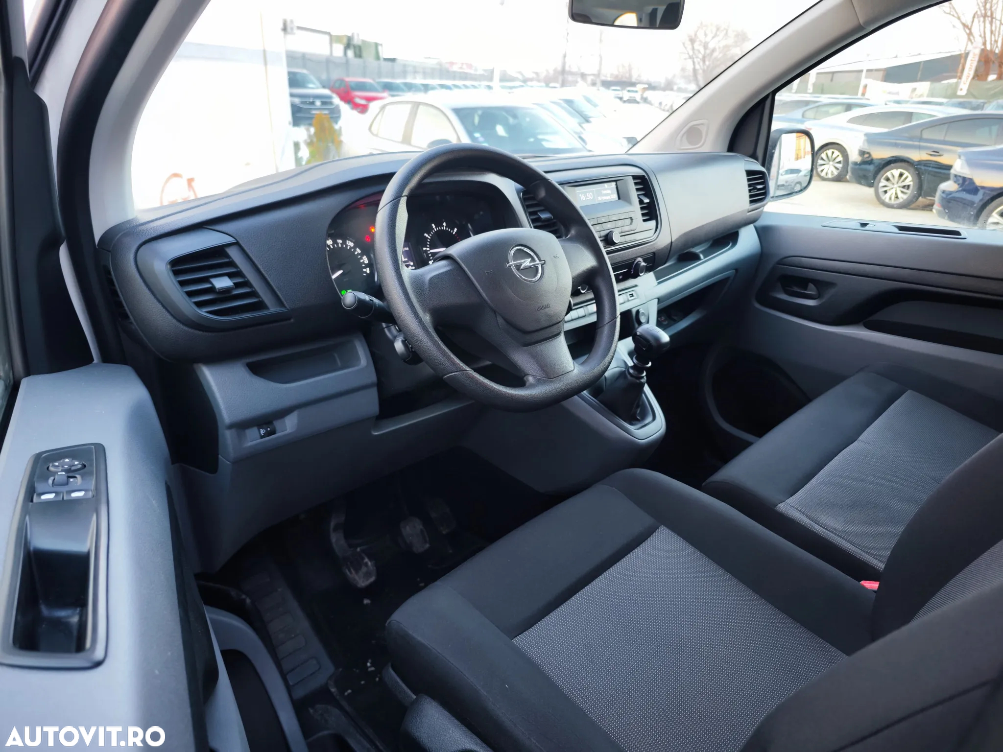 Opel Vivaro - 9