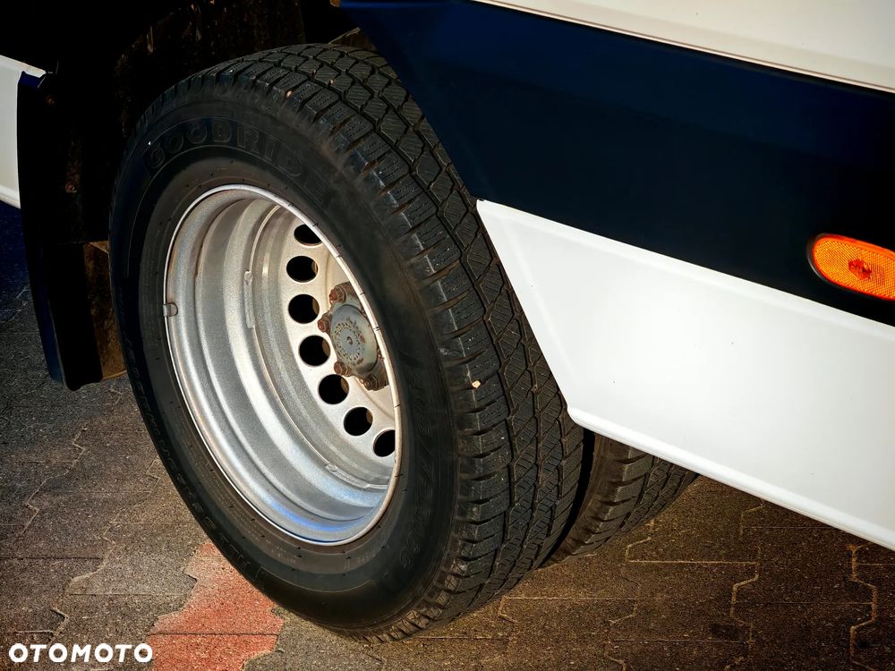 Mercedes-Benz CO TY 35 - 17