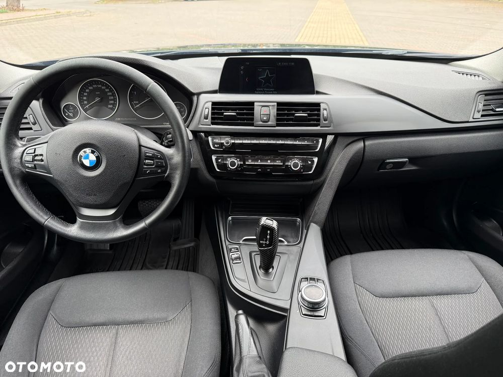 BMW Seria 3 318d Edition M Sport Shadow - 13
