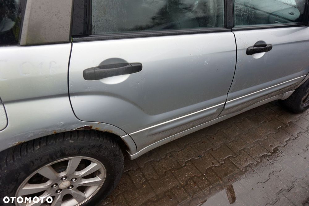 DRZWI TYLNE PRAWE FORESTER II SG 01G  SREBRNY SUBARU 2002-2006 - 2