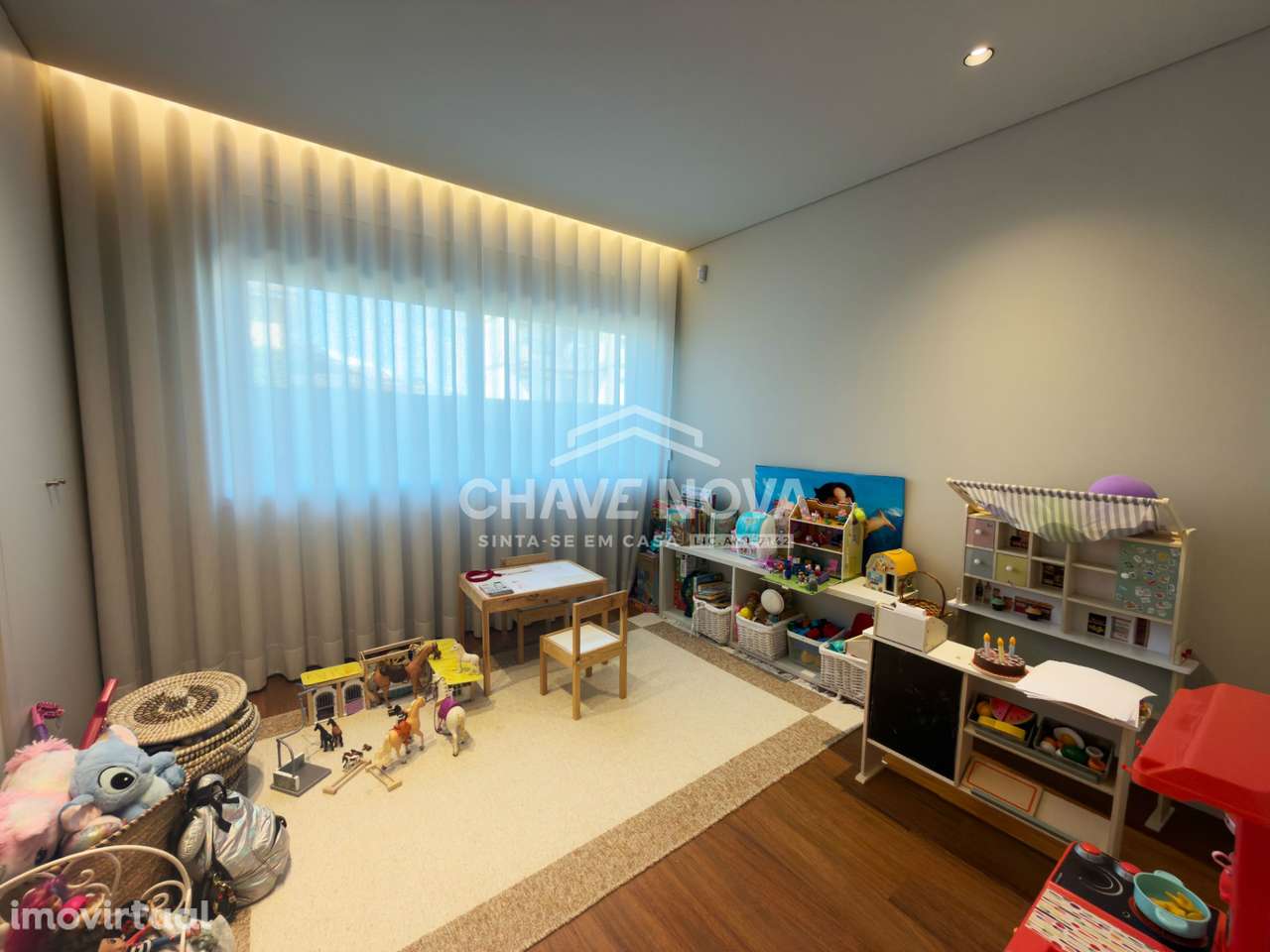 Moradia em Banda V5 Como Nova c/ Piscina em Valadares (Praias) - Grande imagem: 5/26