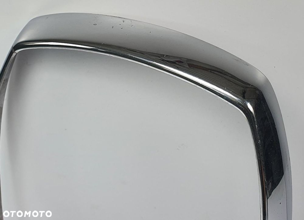 RAMKA LISTWA LAMPY PRAWY PRZÓD CHROM MERCEDES W115 W114 - 4