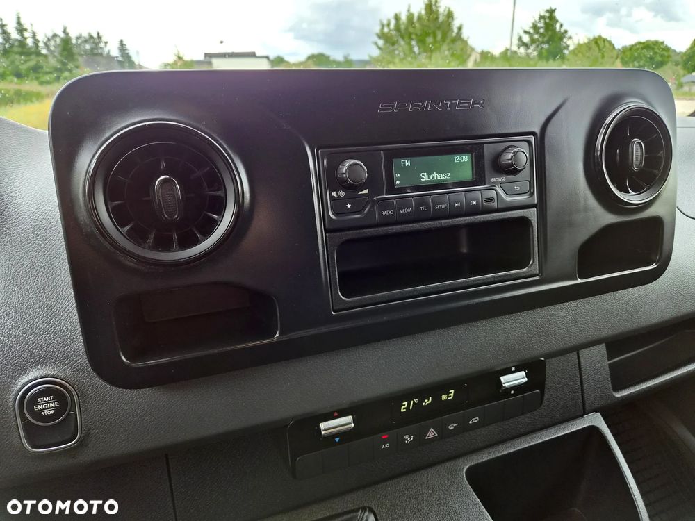 Mercedes-Benz Sprinter - 32