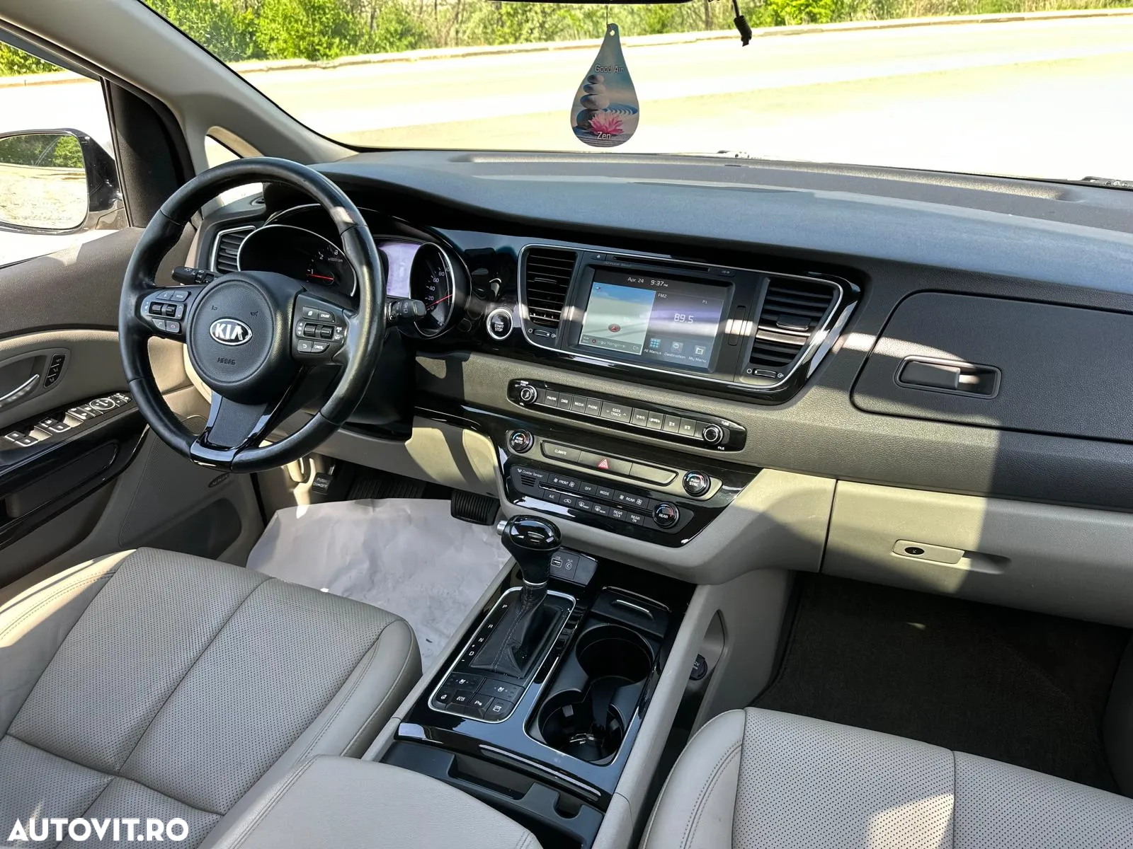 Kia Carnival - 13