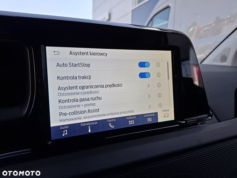 Ford Transit Courier - 20