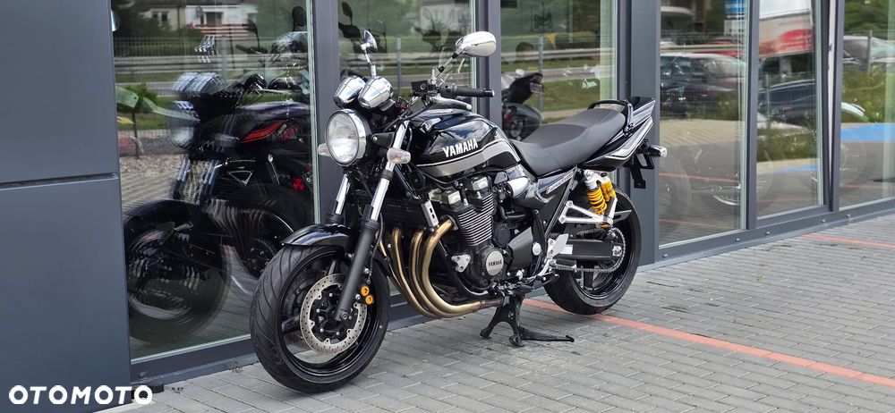 Yamaha XJR - 28
