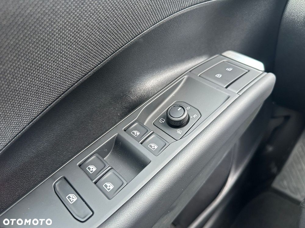 Volkswagen T-Roc 1.5 eTSI Life DSG - 24