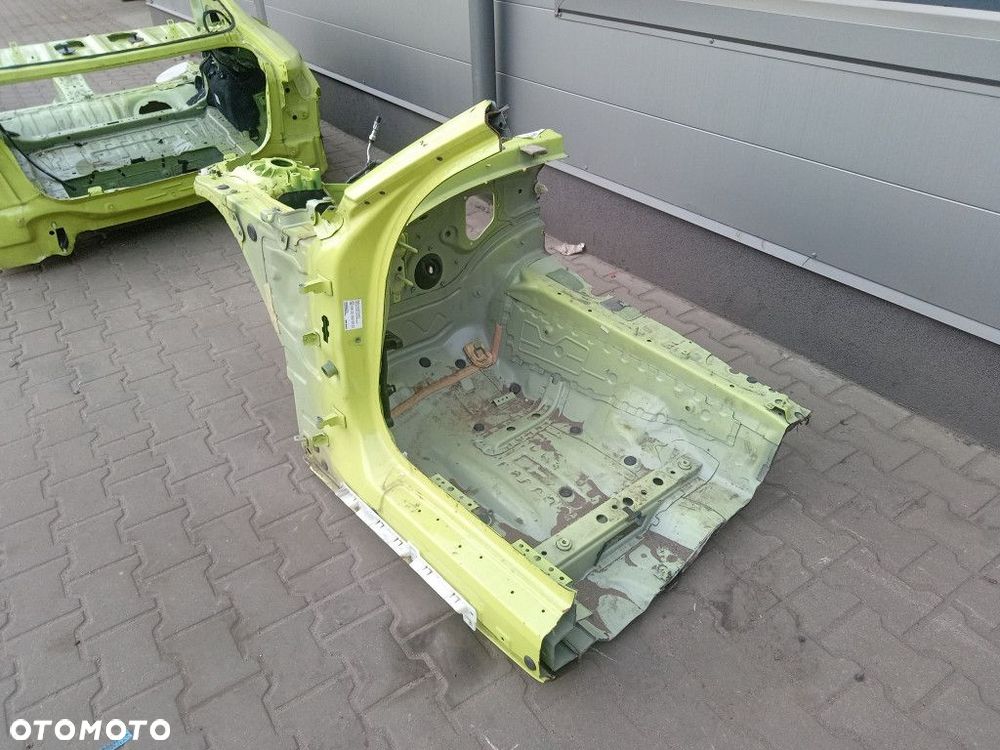 BMW M4 G82 G83 4 G22 G23 PODŁUŻNIKA ĆWIARTKA KIELICH LEWY C4H - 2