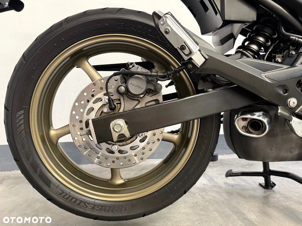 Yamaha XJ - 16