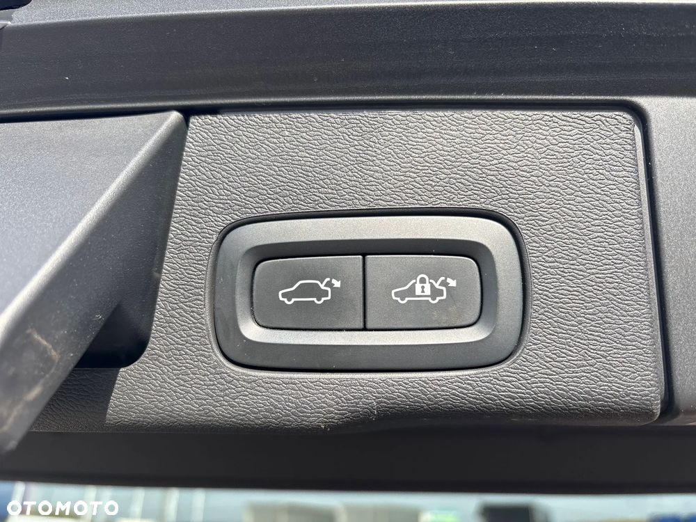 Volvo XC 60 B4 D AWD Momentum Pro - 15