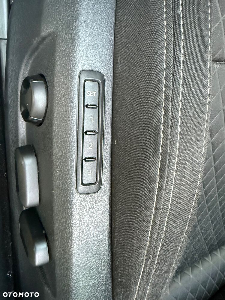 Skoda Superb 2.0 TDI DSG Ambition - 19