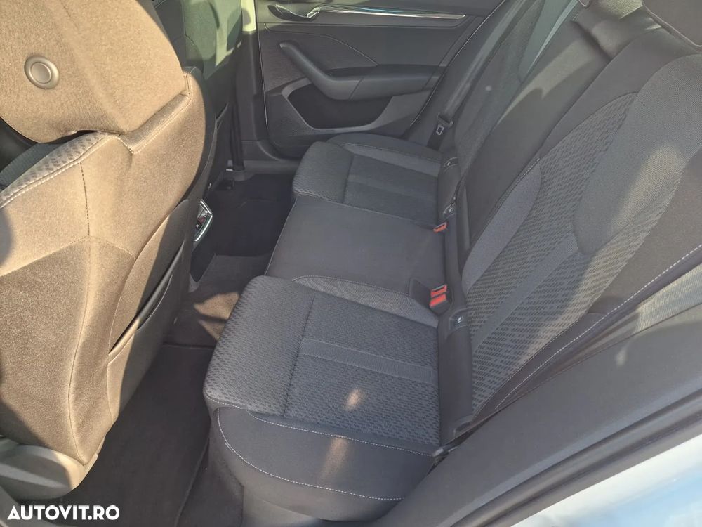 Skoda Octavia 2.0 TDI DSG Style - 30