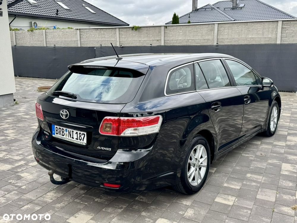Toyota Avensis - 4