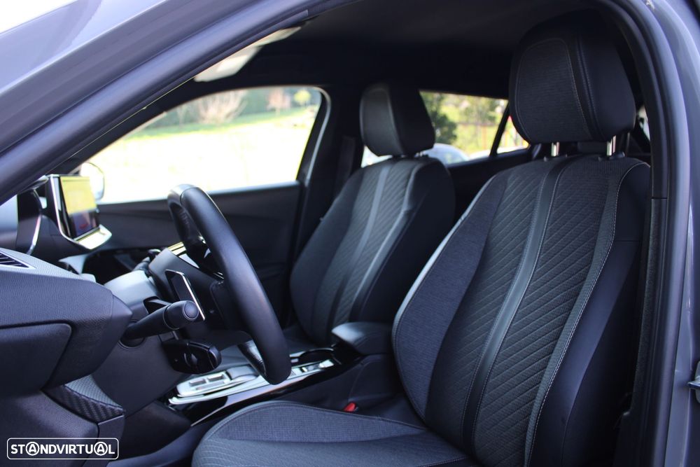 Peugeot 2008 1.2 PureTech Allure Pack EAT8 - 5