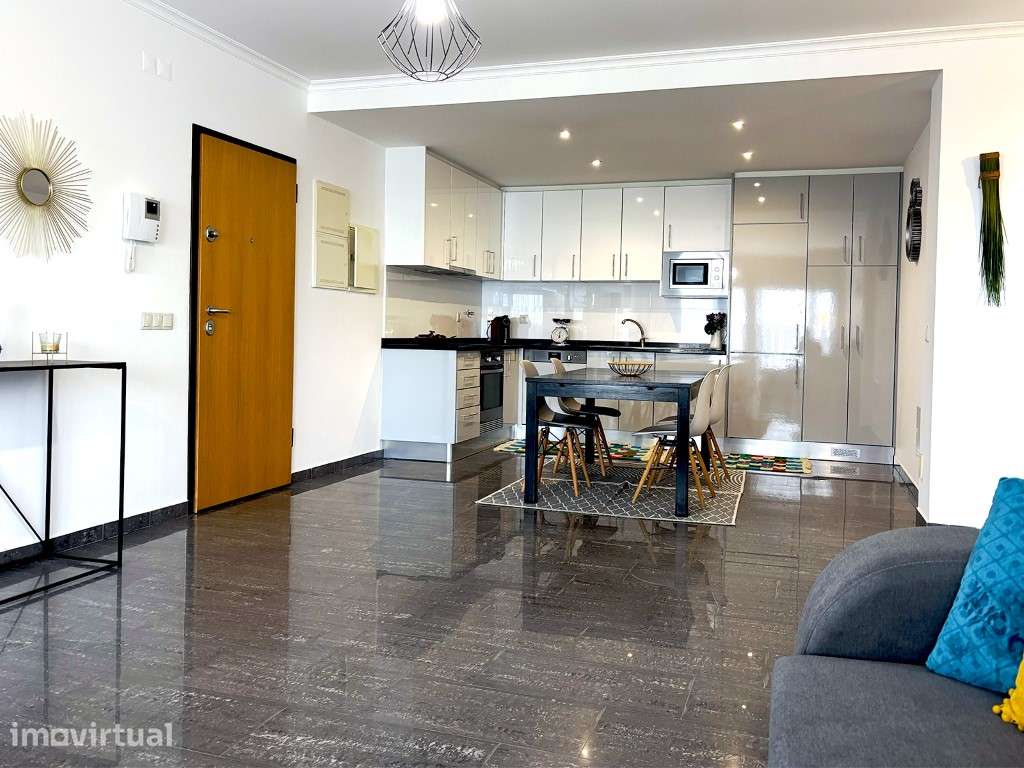 Apartamento T1 + 1 com garagem na Nazaré - Grande imagem: 5/33