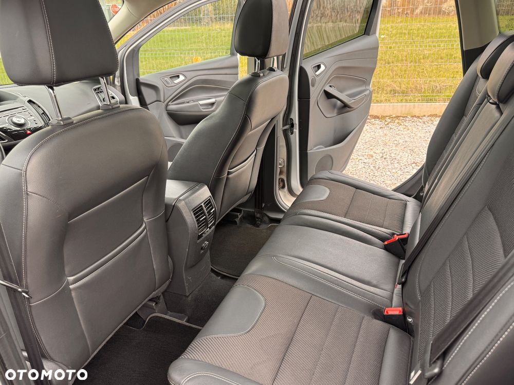 Ford Kuga 2.0 TDCi 2x4 Titanium - 21