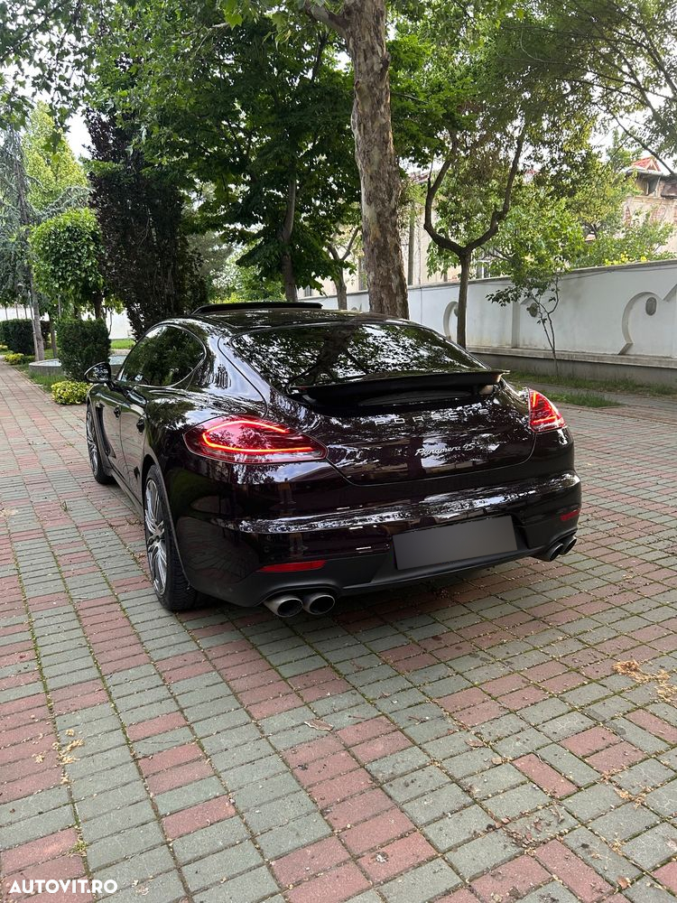 Porsche Panamera 3.0 PDK 4S - 40