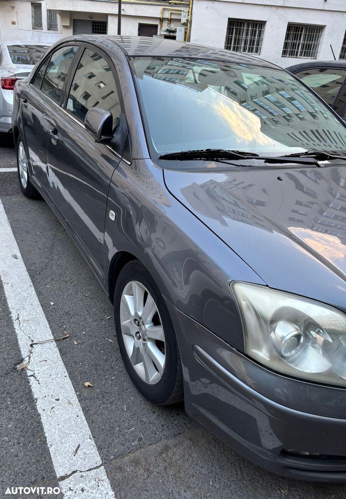 Toyota Avensis - 1