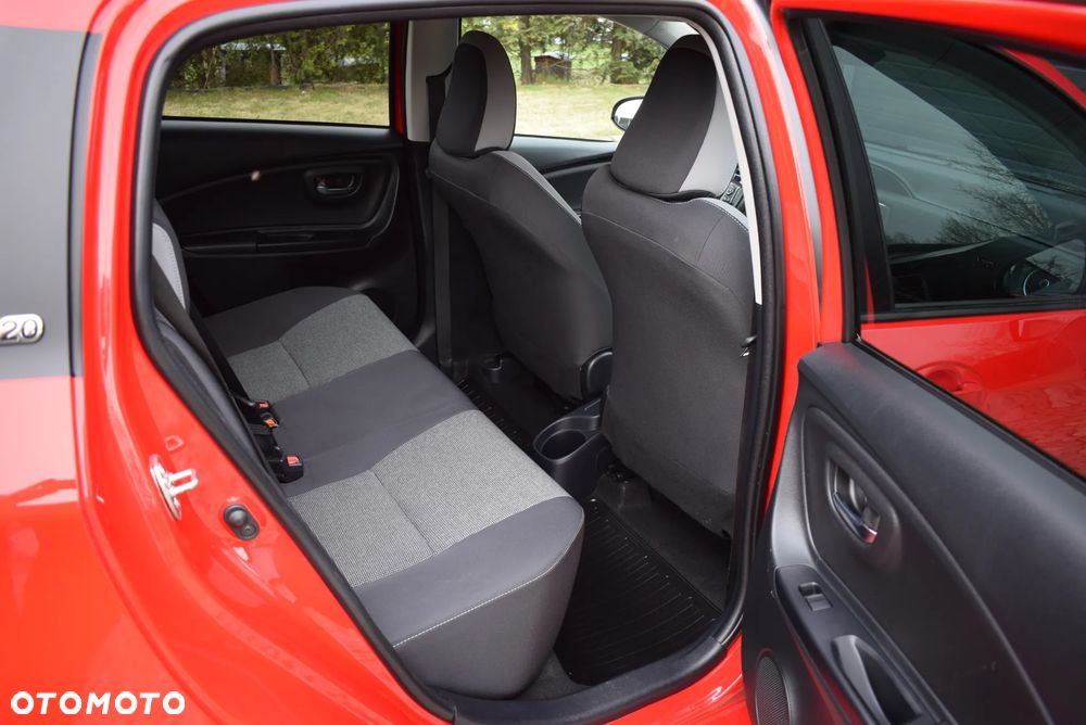 Toyota Yaris 1.5 20th Anniversary CVT - 31