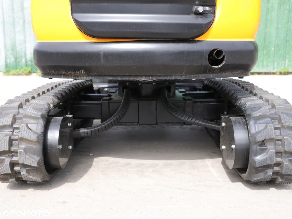 Inny Minikoparka Sylcar 25 - 18