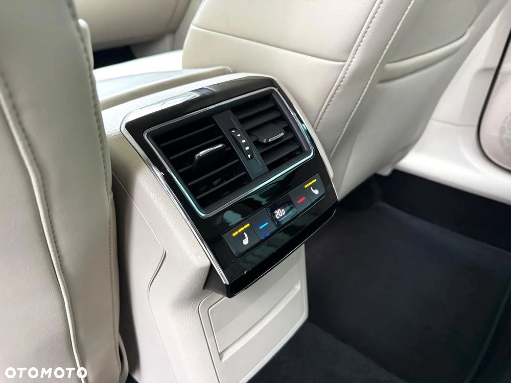 Skoda Superb 2.0 TDI 4x4 L&K DSG - 26