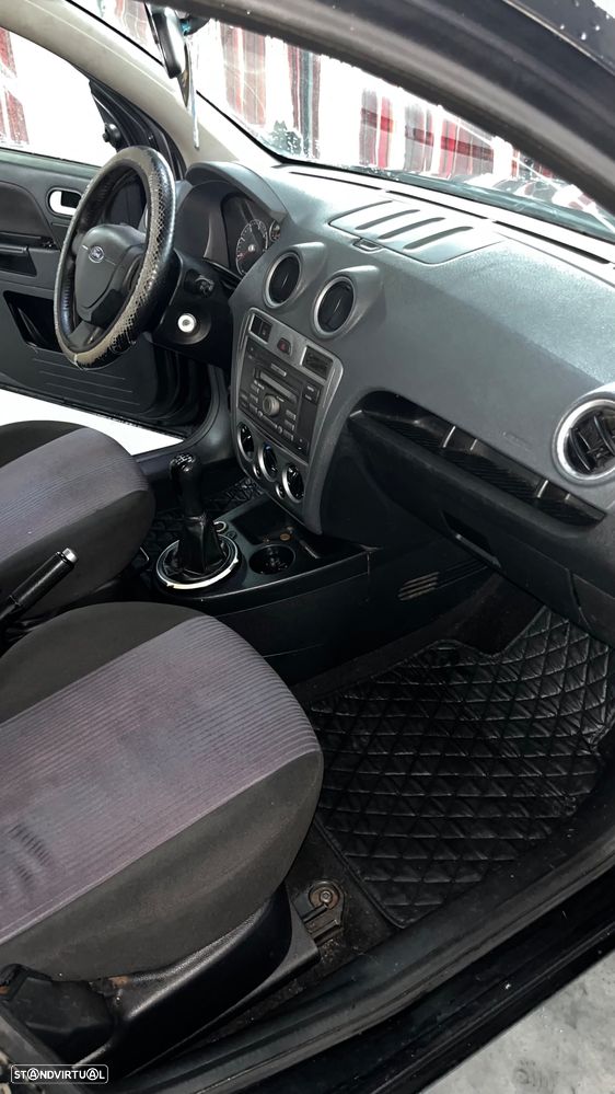 Ford Fusion 1.4 TDCI + - 15