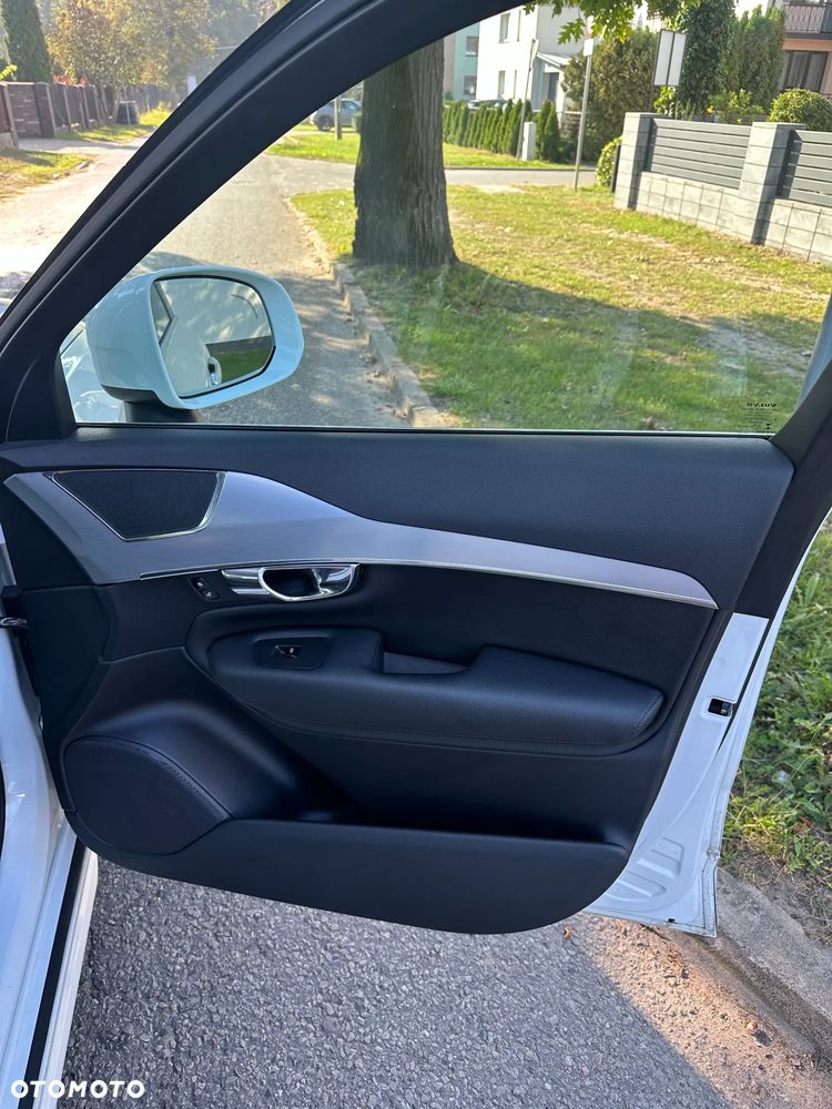 Volvo XC 90 D5 AWD Momentum - 22
