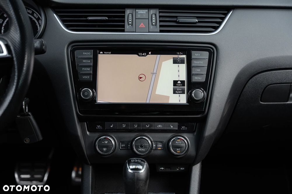 Skoda Octavia 2.0 TDI RS DSG - 21