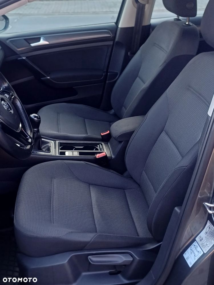 Volkswagen Golf - 16