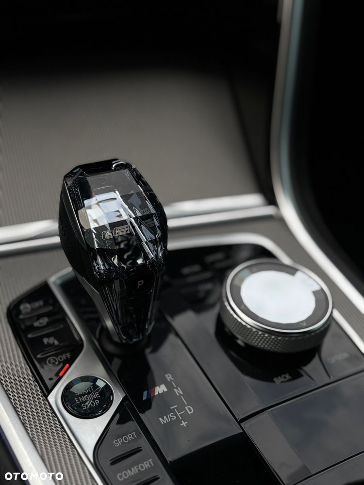 BMW Seria 8 840i - 11