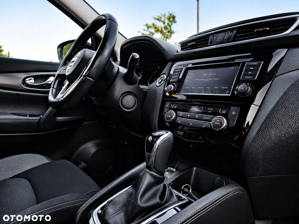 Nissan Qashqai 1.3 DIG-T DCT ACENTA - 21