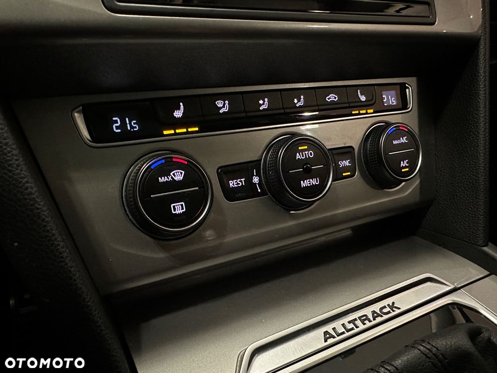Volkswagen Passat - 30