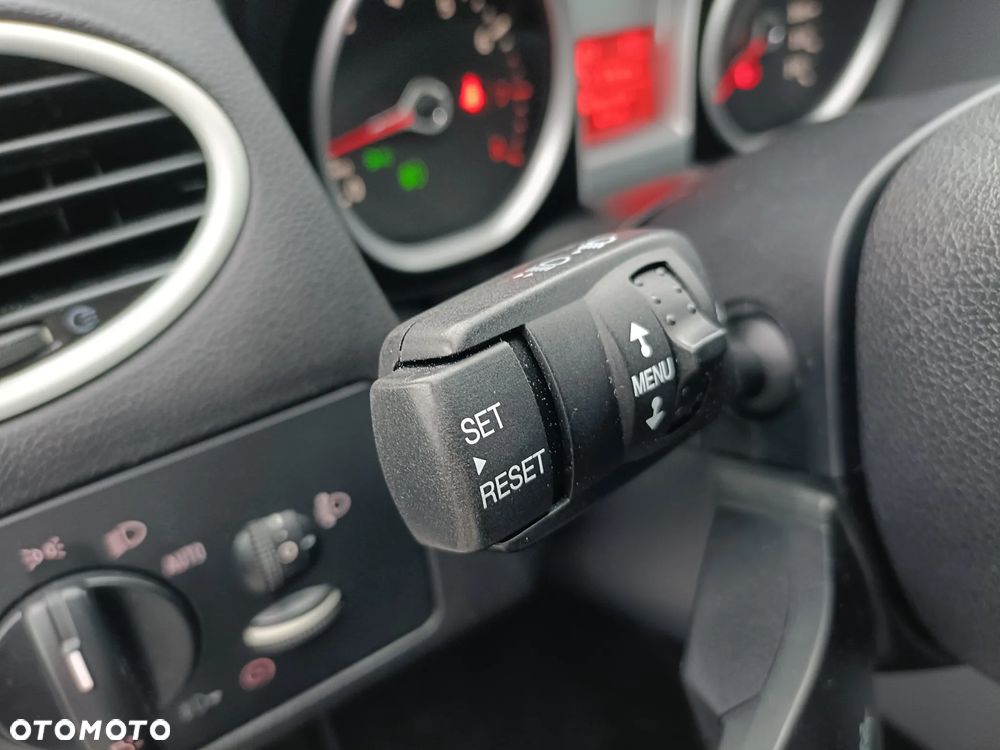 Ford Focus 1.4 16V Style - 15