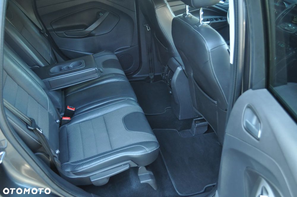 Ford Kuga 2.0 TDCi 2x4 Titanium - 23