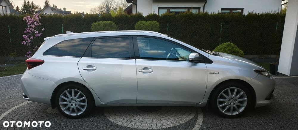 Toyota Auris 1.8 HSD Luna - 6