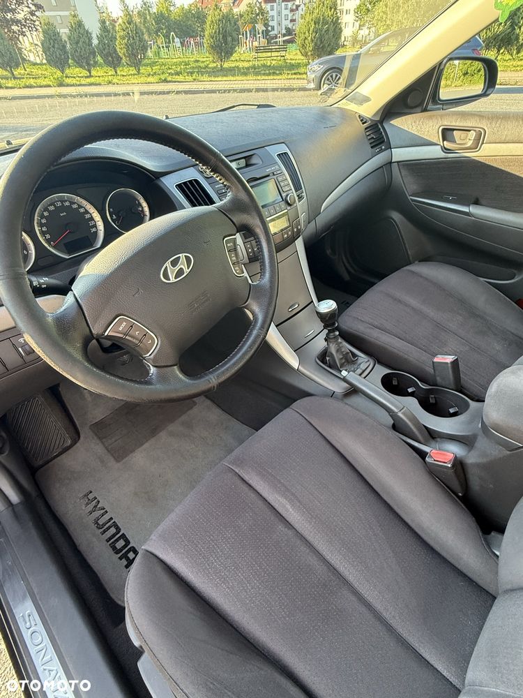 Hyundai Sonata - 5
