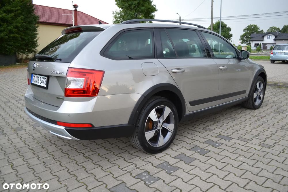 Skoda Octavia Combi 2.0 TDI 4x4 DSG Scout - 5