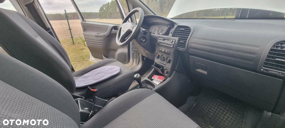 Opel Zafira 1.6 16V Comfort - 5