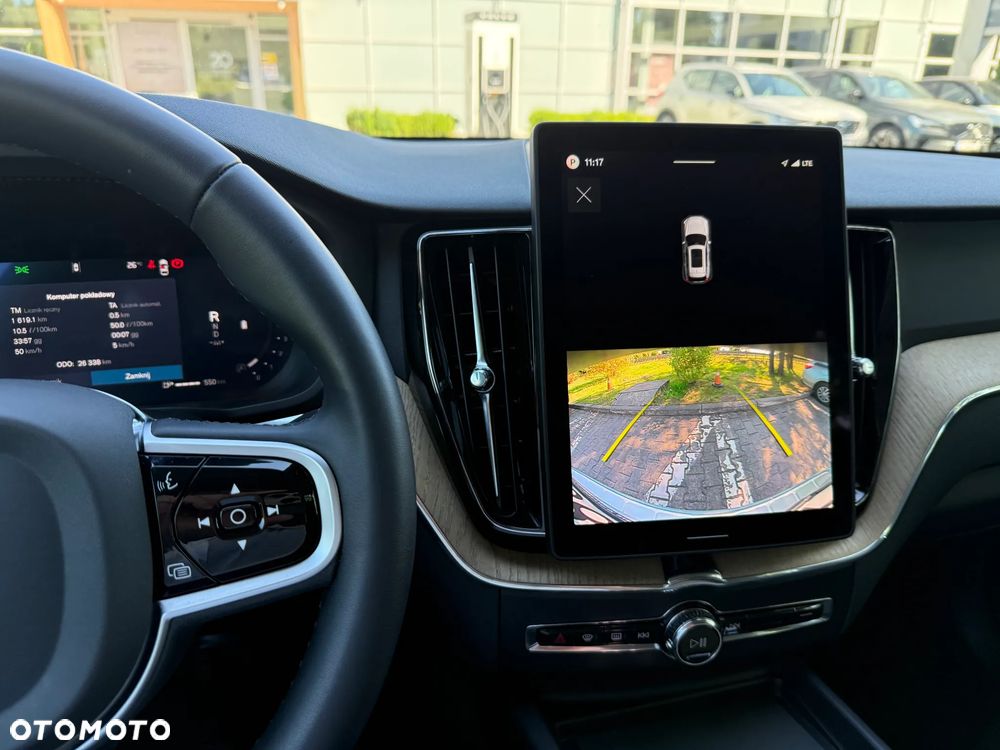 Volvo XC 60 B5 B AWD Plus Dark - 18